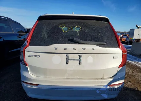 2023 Volvo Xc90 Plus z USA, uszkodzony, nr VIN YV4H600NXP1936075